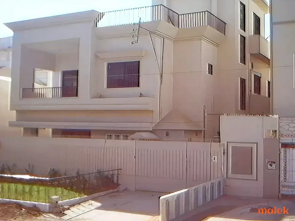 Prime 20 Marla Agricultural Land with 5 Beds 5 Baths in Gujranwala