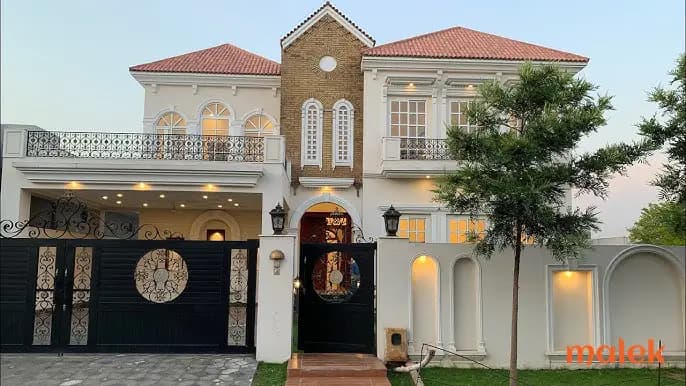 Luxury 8-Bedroom Tiny Home For Sale in Canal View Gujranwala