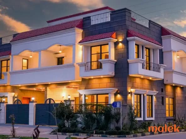 Luxury 5-Bedroom Home For Sale in Master City Gujranwala
